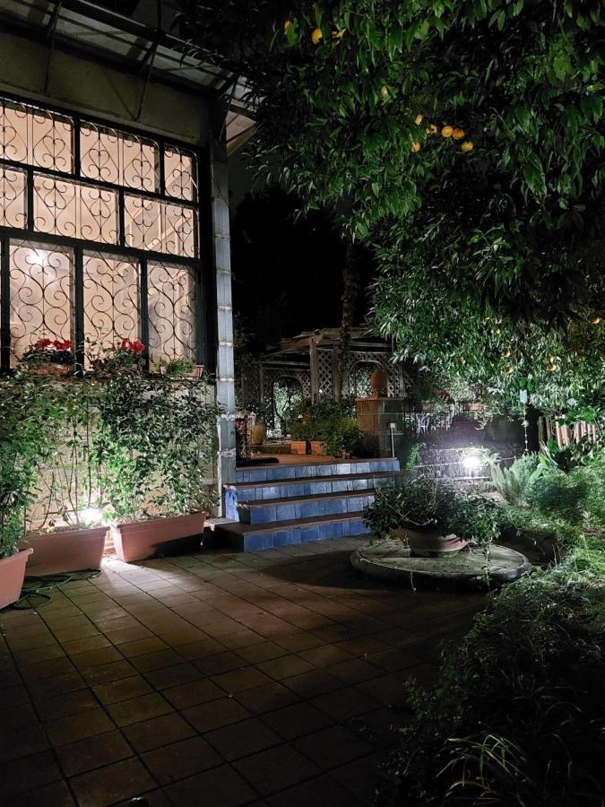 Dimora Storica "Le Stanze Di Dioniso" Villa Napoli Bagian luar foto