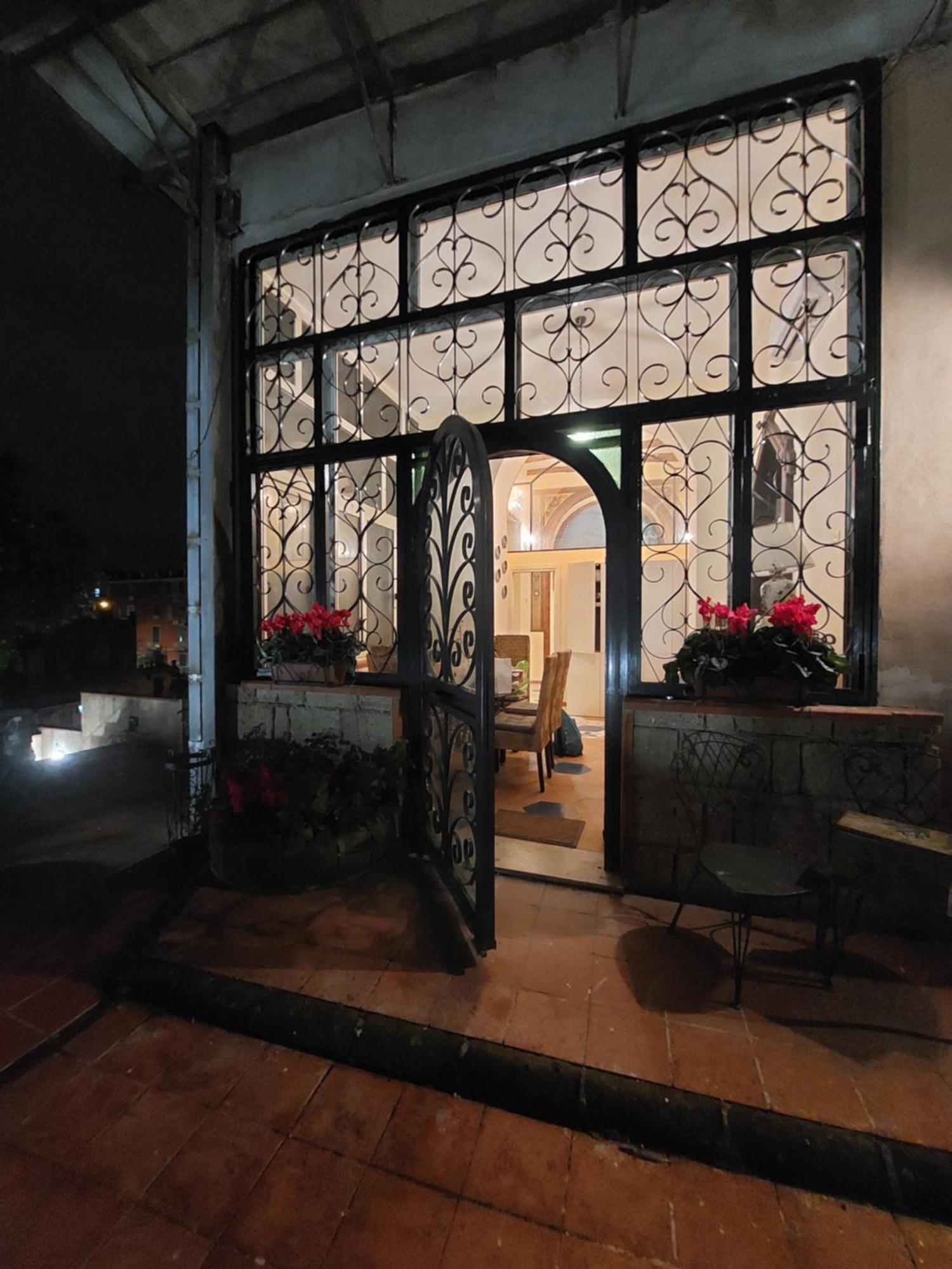 Dimora Storica "Le Stanze Di Dioniso" Villa Napoli Bagian luar foto