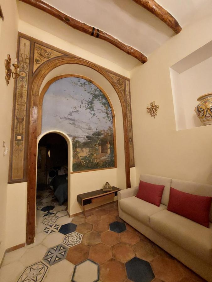 Dimora Storica "Le Stanze Di Dioniso" Villa Napoli Bagian luar foto